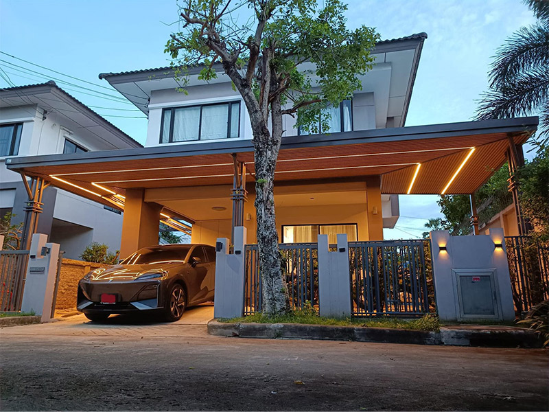 ไฟริบบิ้น ไฟริบบิ้น ประดับคู่หลังคาเมทัลชีท เพิ่มมิติ สร้างบรรยากาศ